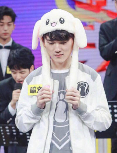 塞特在954天后首次登场于中路，并被中单选手 Oh My God 选中。