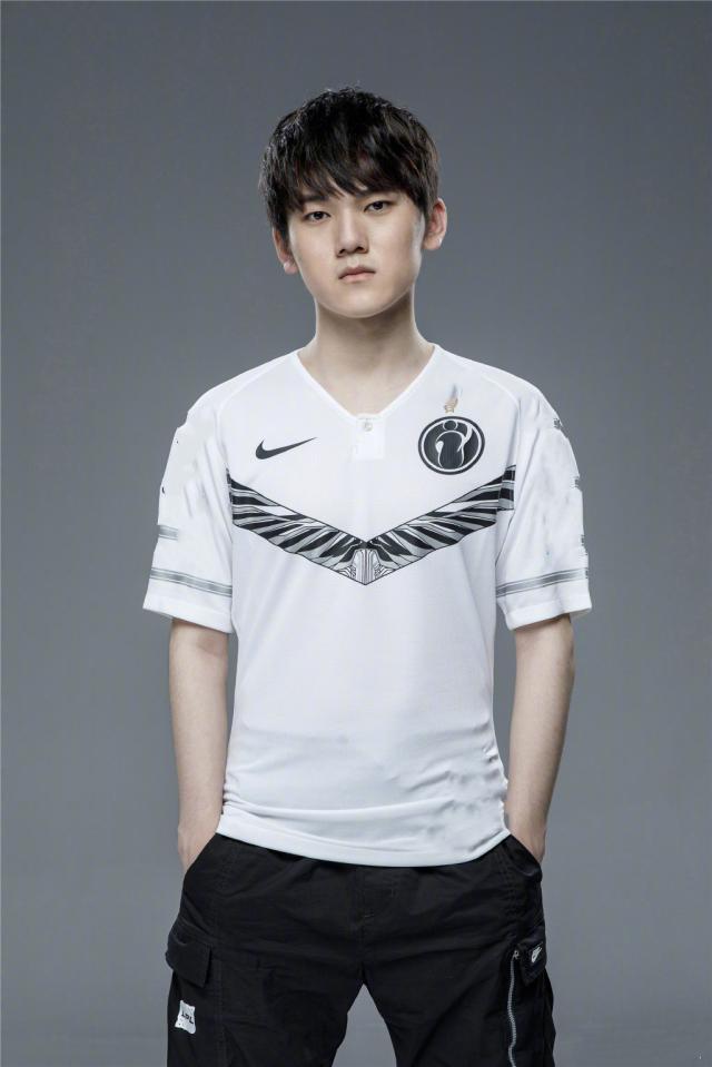 TES 2-0 GEN：全员发力复仇强敌，TES强势横扫GEN挺进四强！